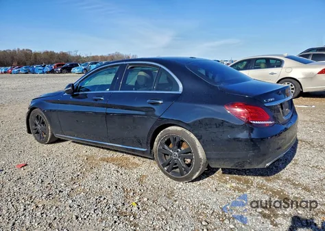 2019 Mercedes-Benz C 300 z USA, uszkodzony, nr VIN 55SWF8DB5KU310179